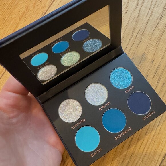 Glaminatrix Cosmetics Elevated Eyes eyeshadow palette - Picture 1 of 5